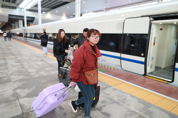 High-speed Rail Connects Major Cities in Southwest China's 